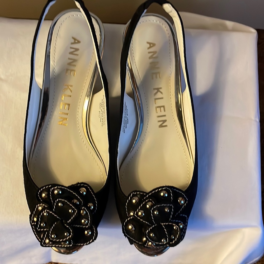 Dress sandals